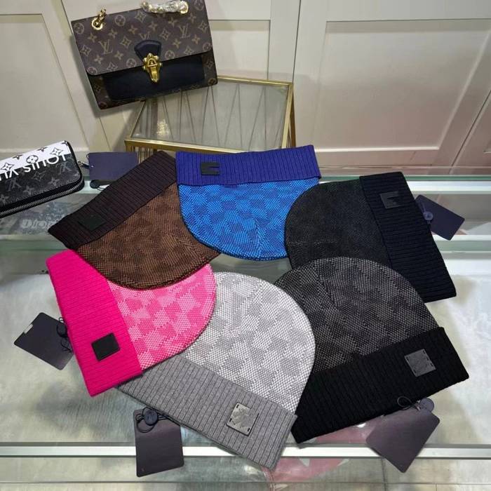 Hats & Scarves category for UK buyer checks